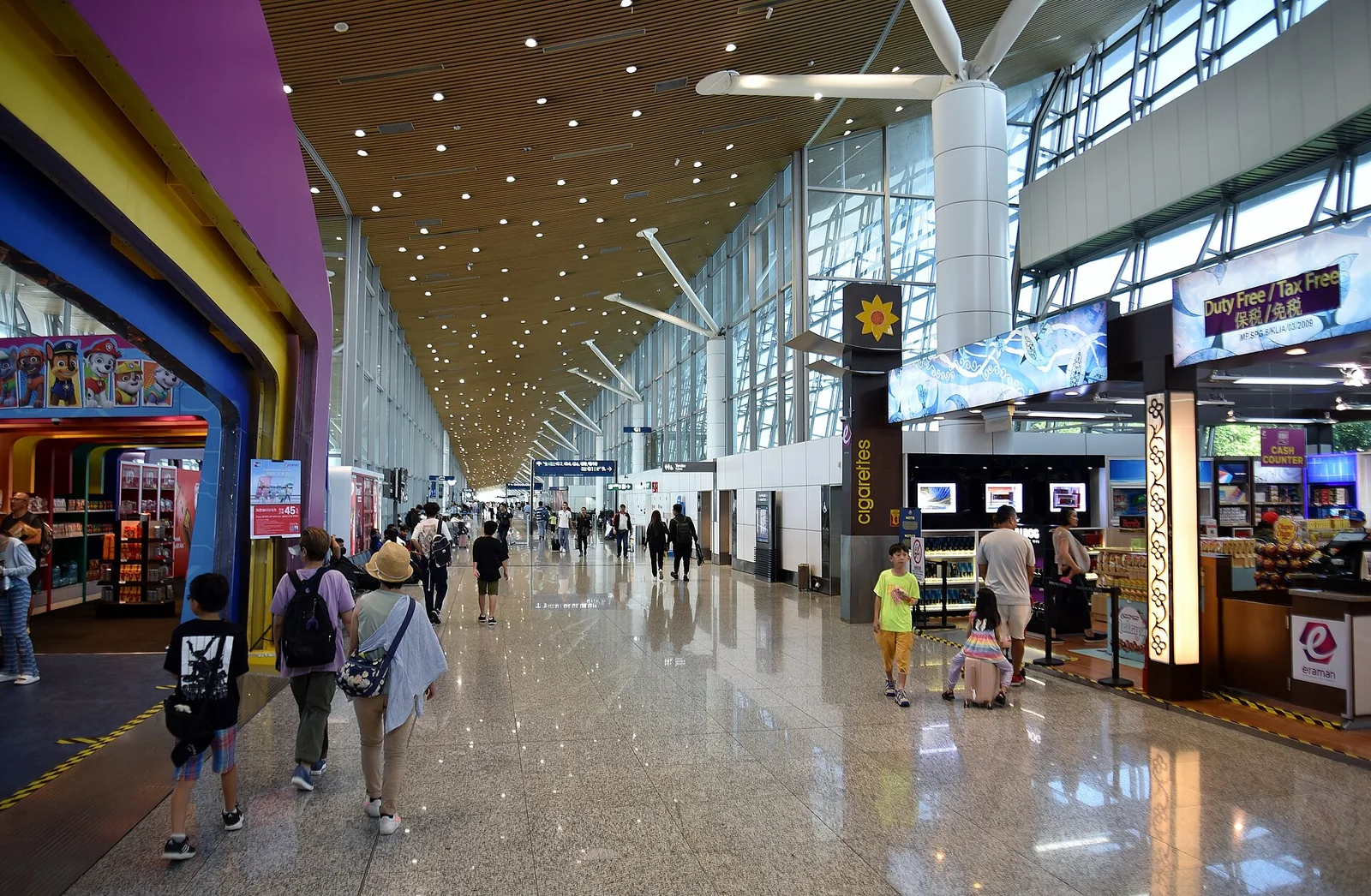 KLIAターミナル館内